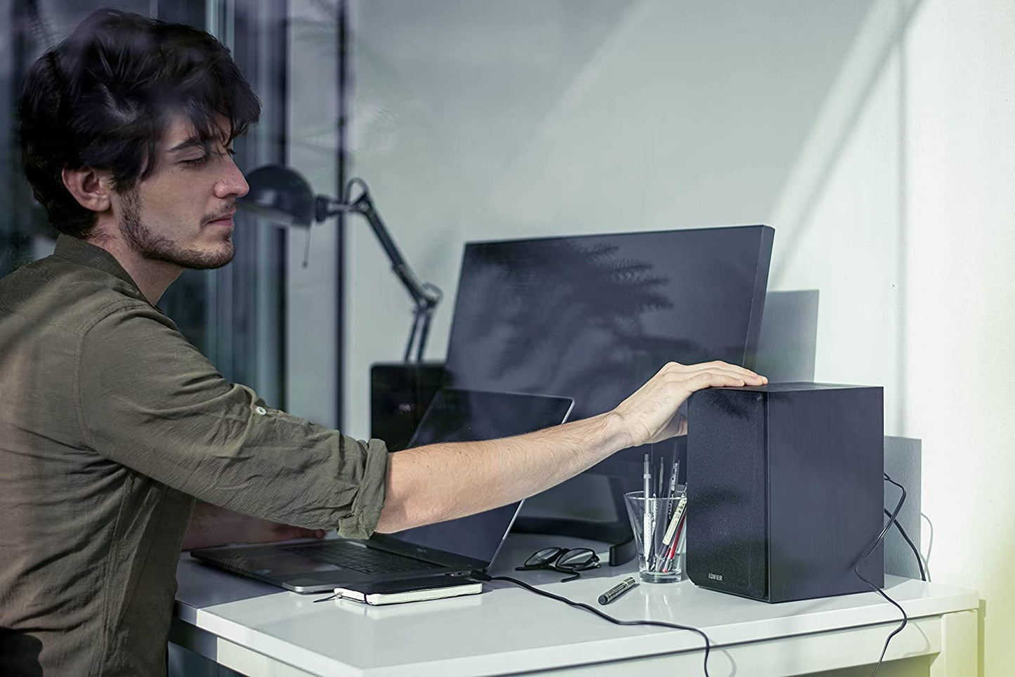 Edifier R980T Aktive 2.0 Lautsprechersystem Paar (24 Watt), 4" PC Regallautsprecher Studio Monitore für Computer --Schwarz
