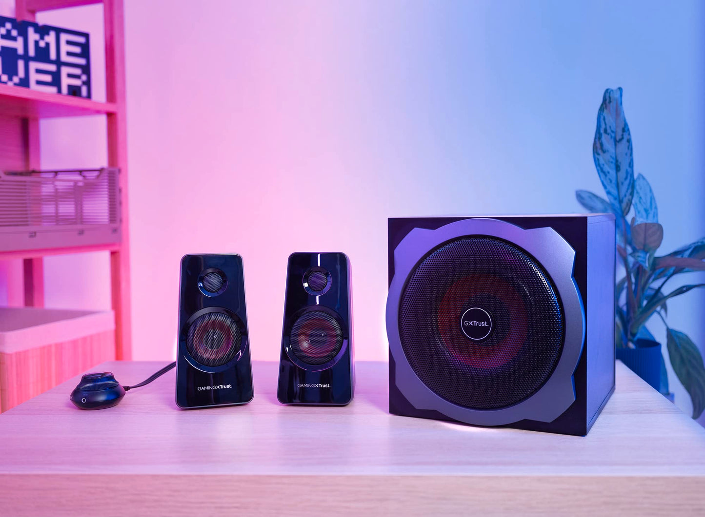 Trust Gaming GXT 38 2.1 Gaming Lautsprechersystem mit Subwoofer (für Smartphone/PC- Tablet, 120 Watt), 19023, Schwarz/Rot