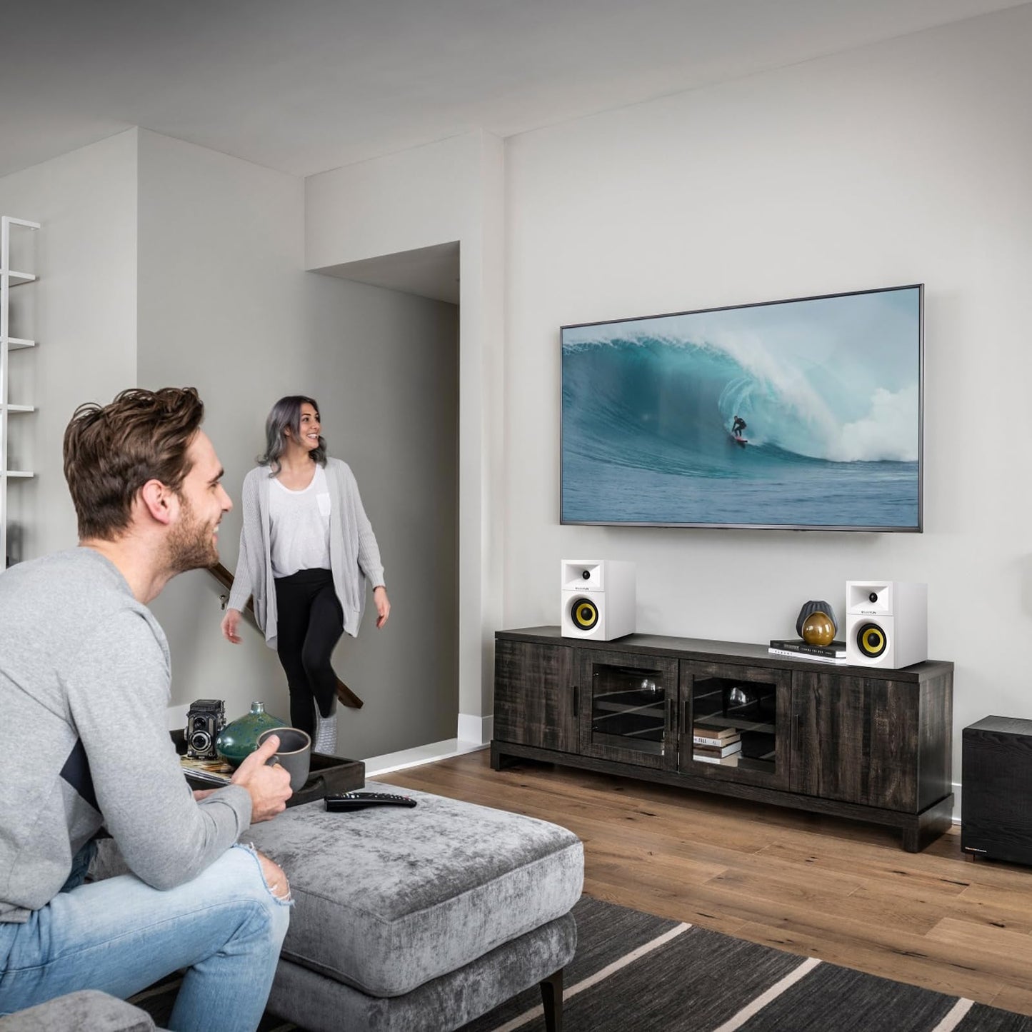 Sanyun SW205 80W 4” Aktive Bücherregal-Lautsprecher mit Holzgehäuse Innovative Außendesigns und fortschrittliche DSP-Chips – Optischer 3,5mm-Aux Bluetooth-5.4-Eingang – Fernbedienung (Paar, Weiß)